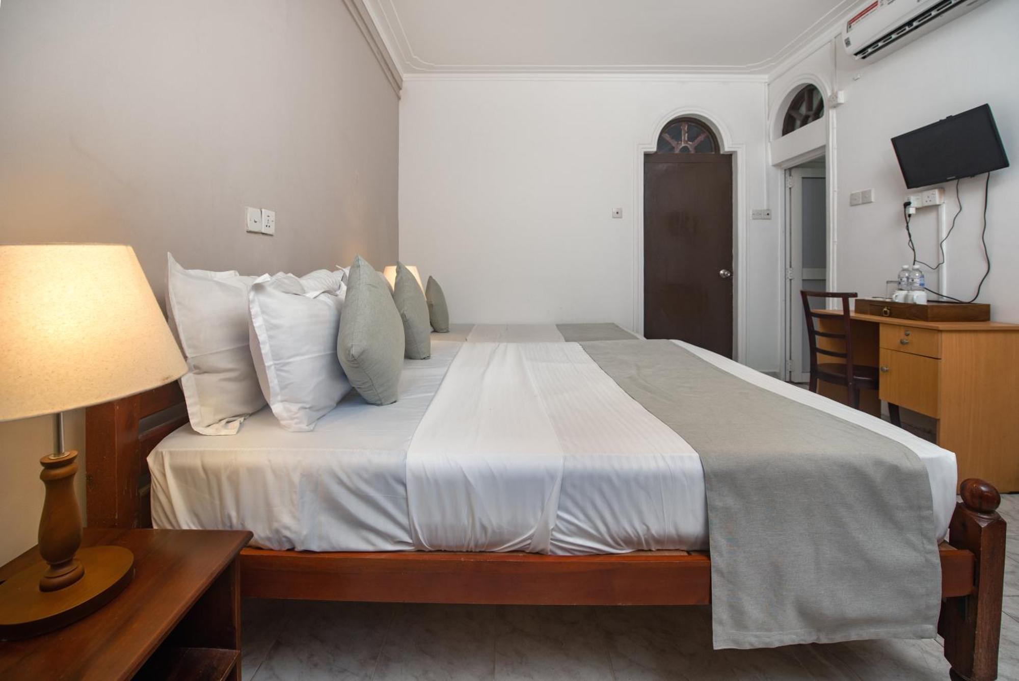 Ceyloni Residency Отель