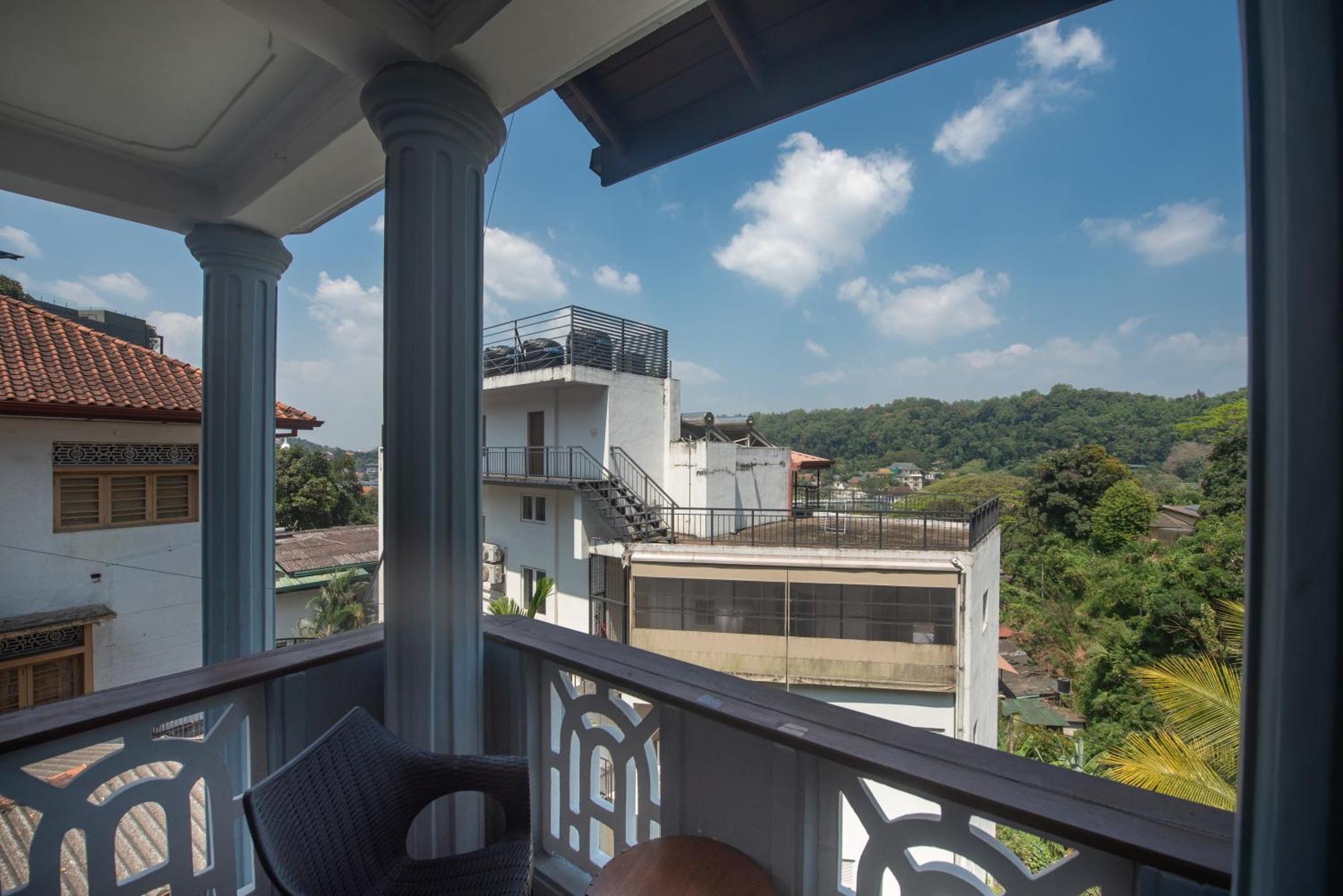 Ceyloni Residency Отель Канди