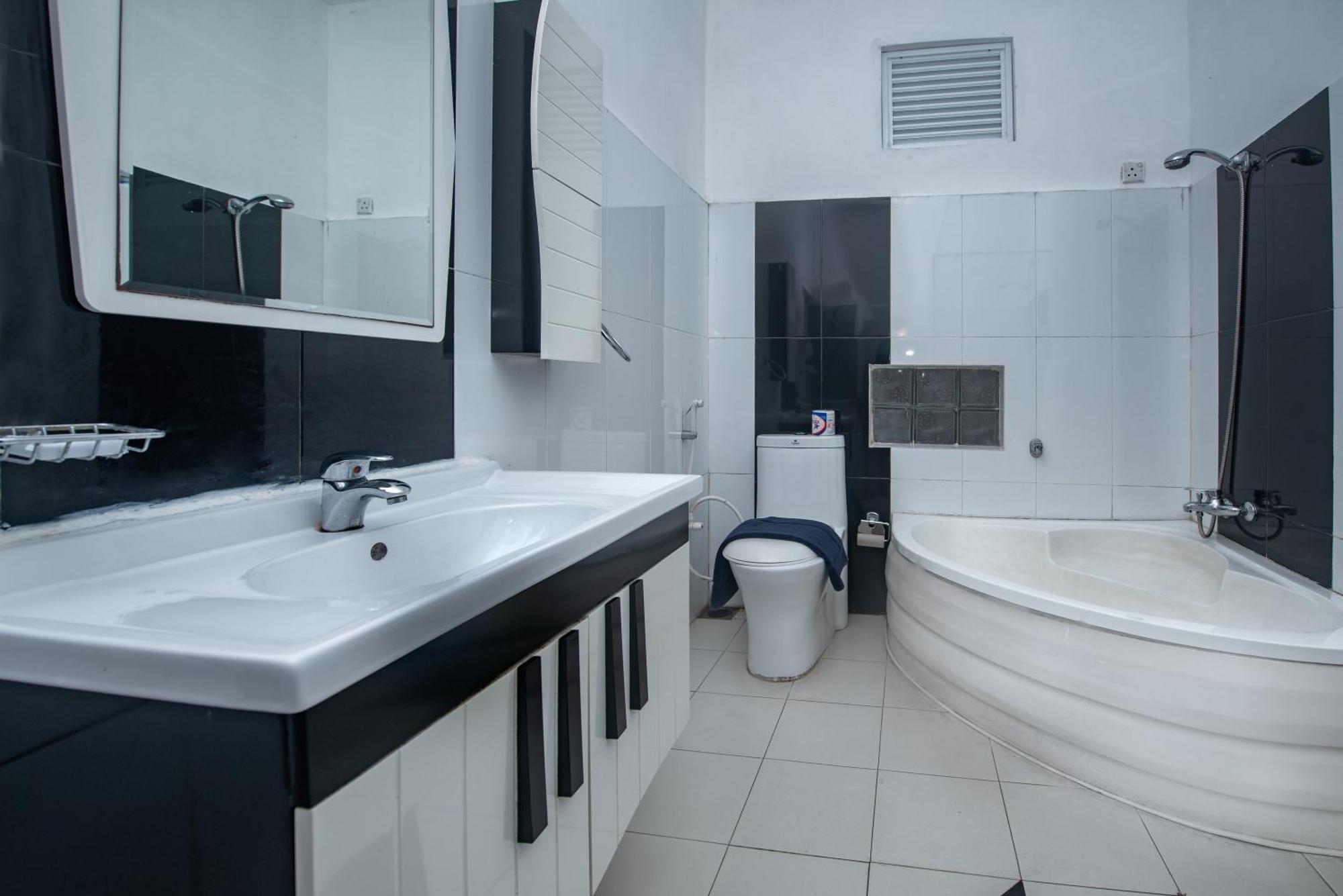 Ceyloni Residency Отель